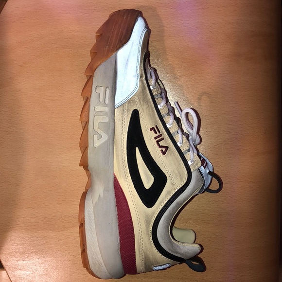 tan fila sneakers